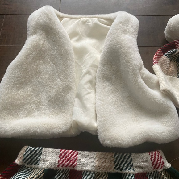 Tommy Bahama Skirt , Vest and hat set - Picture 7 of 10